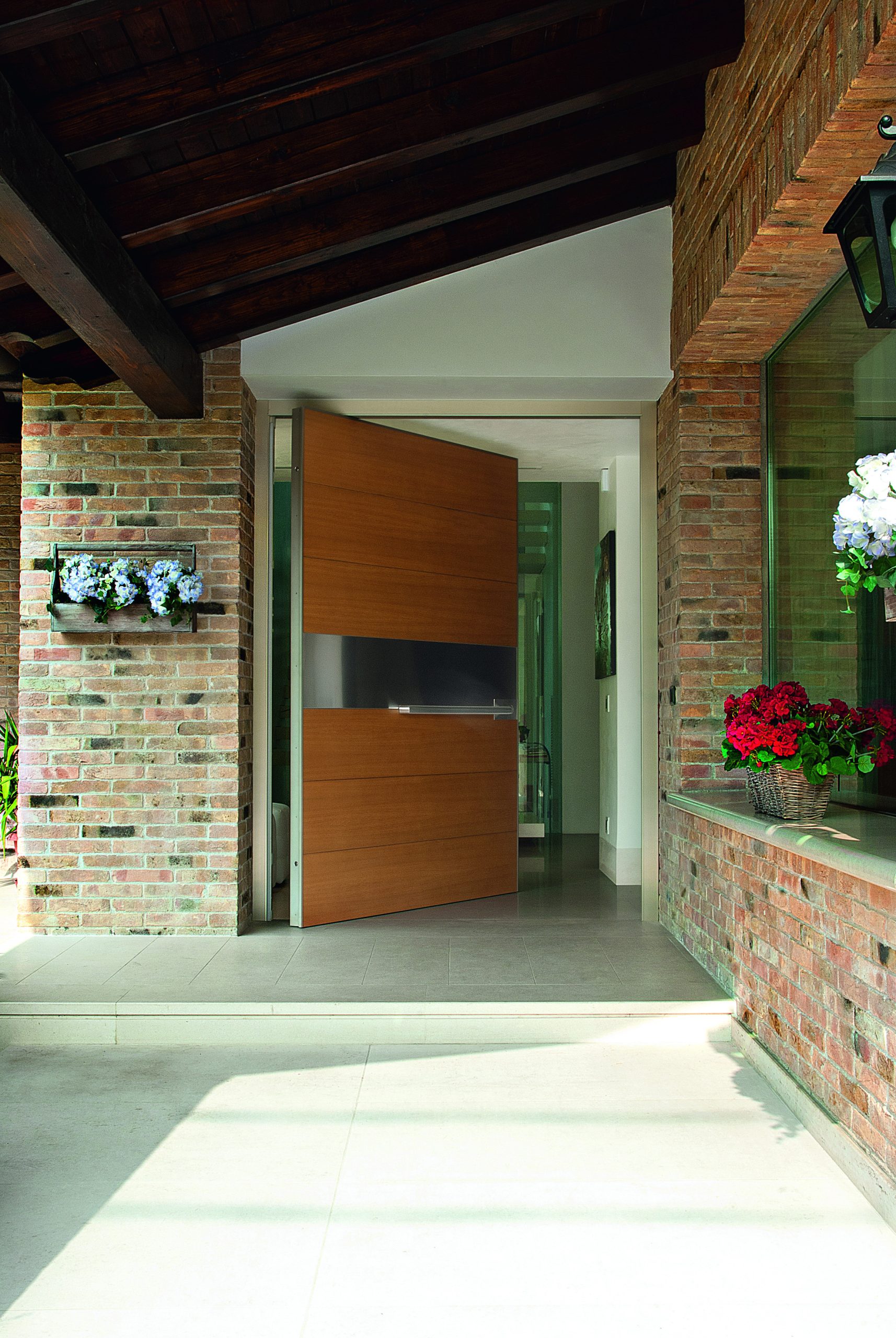 The Ins and Outs of Entry Door Installation panorama_109_teak_naturale_DSC_0008
